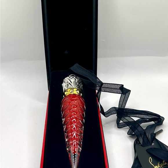 Christian Louboutin Loubilaque Lip Lacquer Rouge Louboutin 001L Full Size NIB - Picture 2 of 5